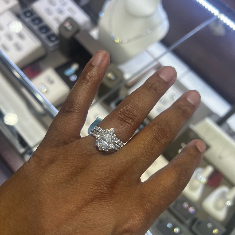 Pear Brilliant Cut Lab Grown Diamond size 7 - Picture 3 of 3